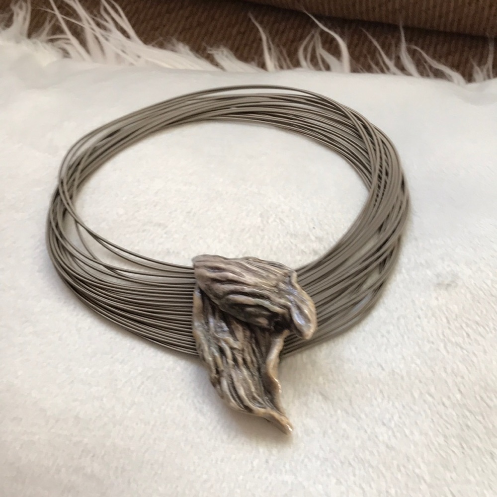 Choker necklace